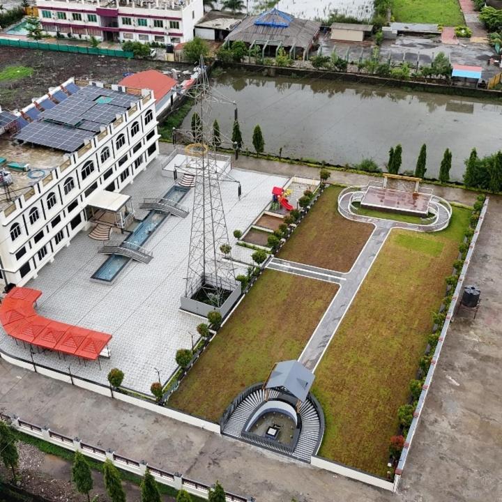 Hotel Vedika Garden à Āmbavna Extérieur photo